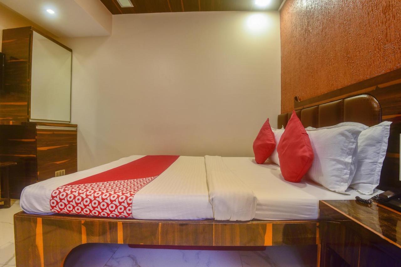 Oyo 28893 Hotel Gulf Bombay Extérieur photo