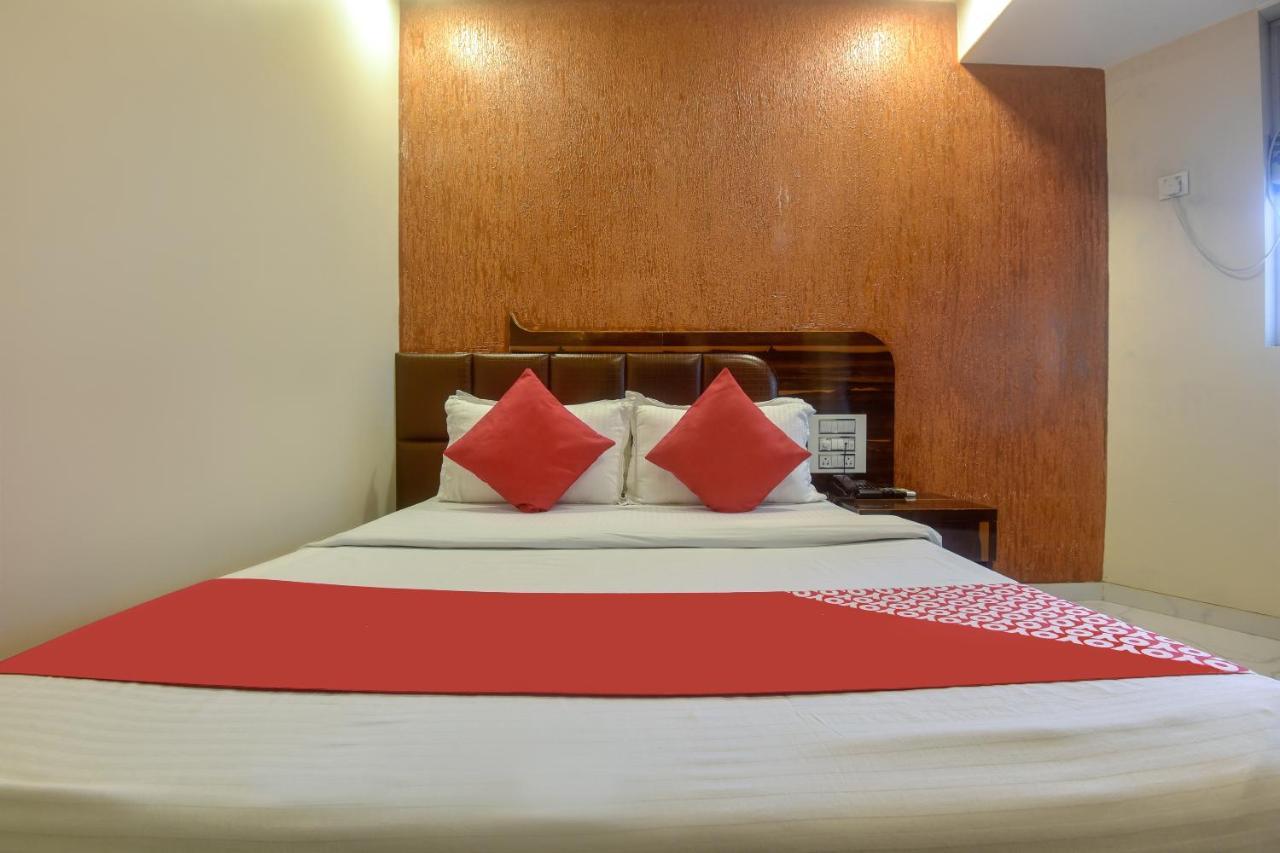 Oyo 28893 Hotel Gulf Bombay Extérieur photo