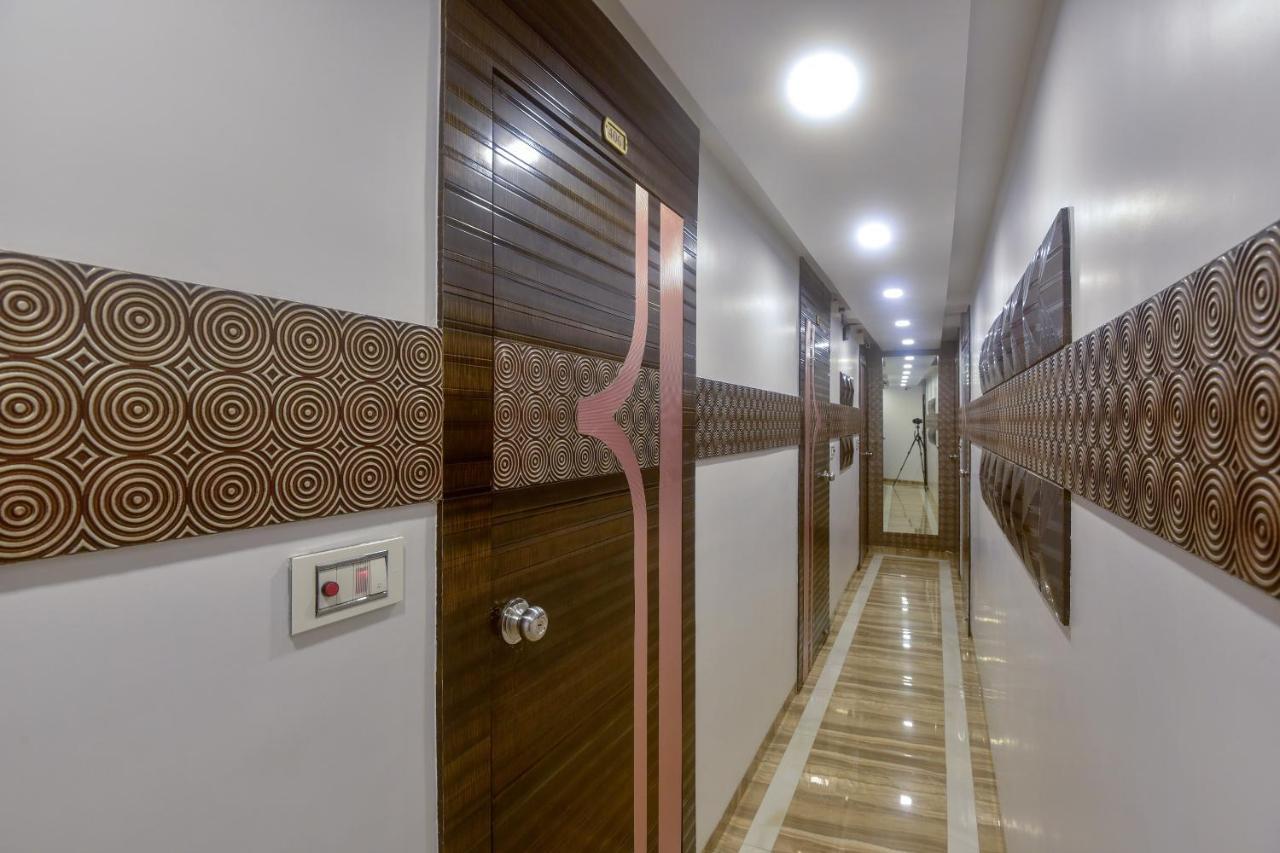 Oyo 28893 Hotel Gulf Bombay Extérieur photo