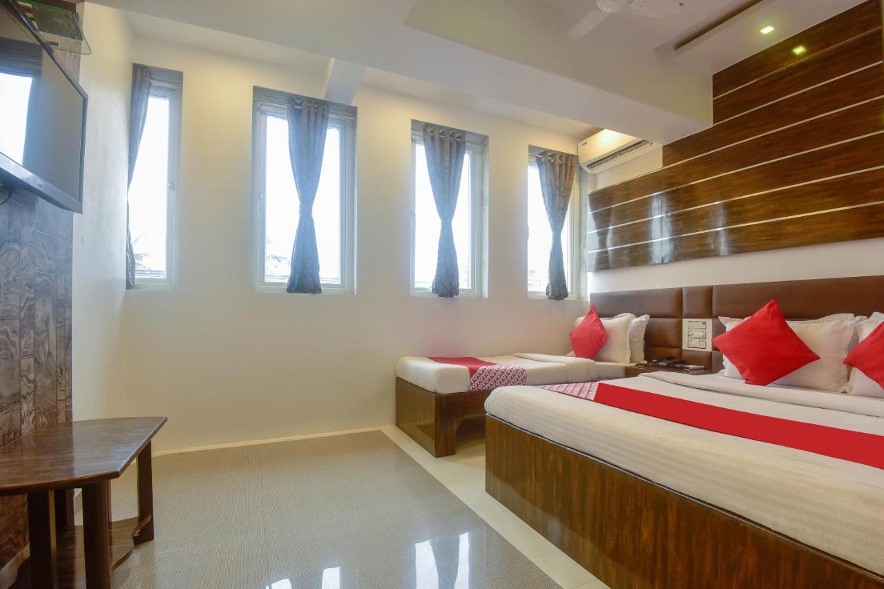Oyo 28893 Hotel Gulf Bombay Extérieur photo