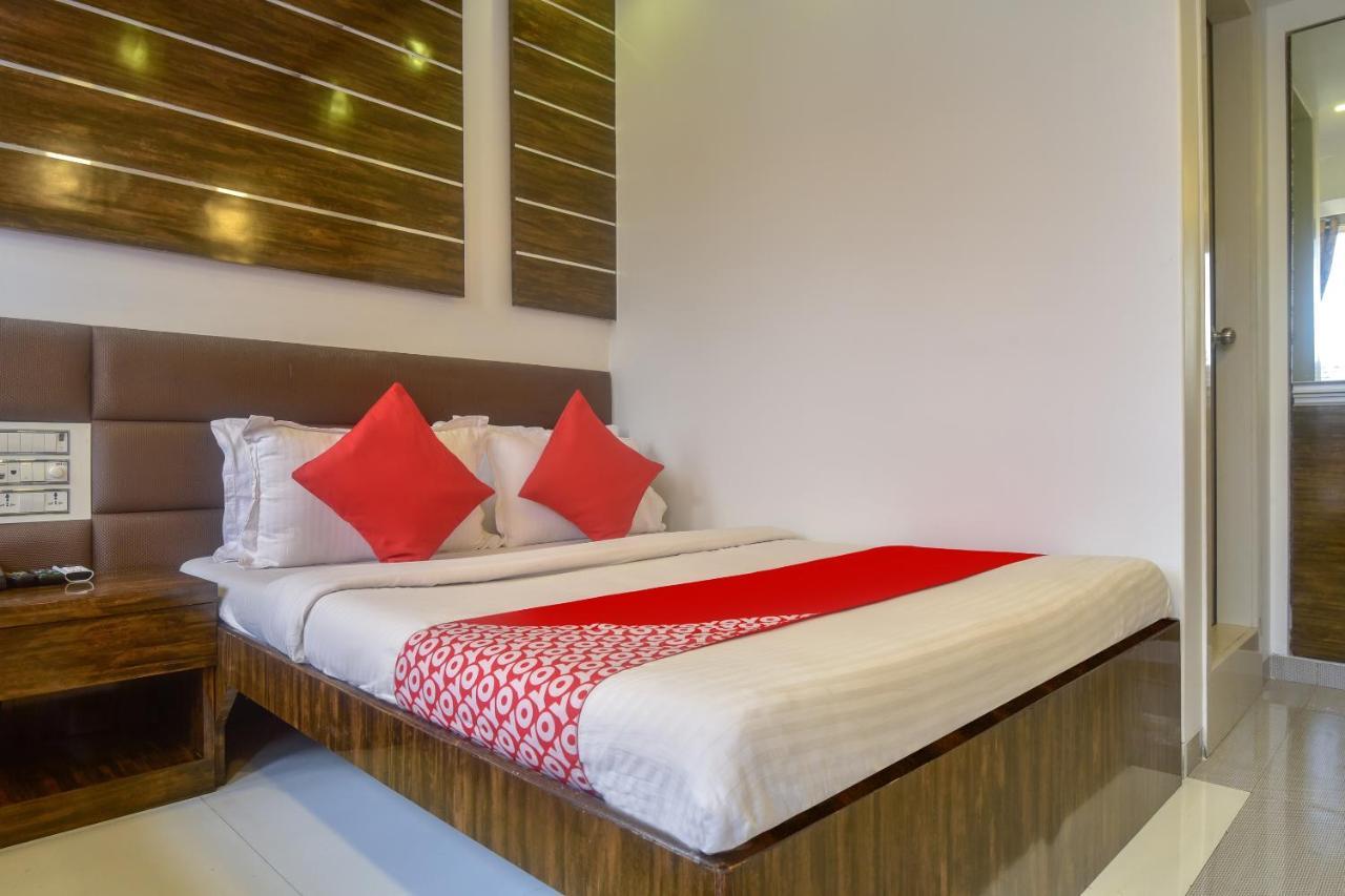 Oyo 28893 Hotel Gulf Bombay Extérieur photo