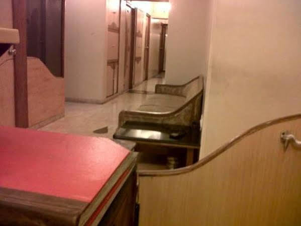 Oyo 28893 Hotel Gulf Bombay Extérieur photo