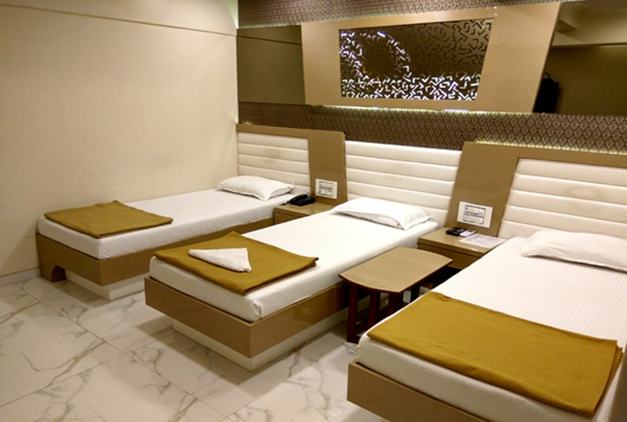 Oyo 28893 Hotel Gulf Bombay Extérieur photo