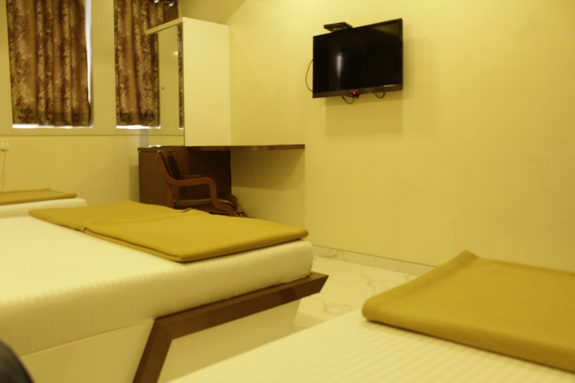 Oyo 28893 Hotel Gulf Bombay Extérieur photo